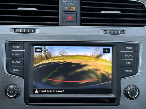 Used 2017 Volkswagen Golf Wolfsburg Edition FWD image 35