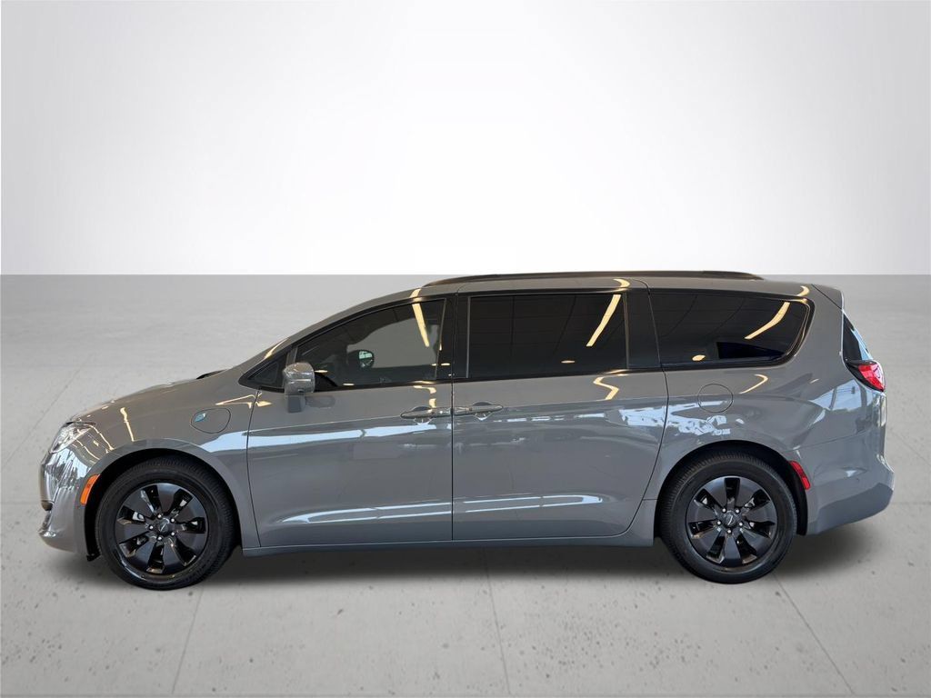 Used 2020 Chrysler Pacifica Limited w/ Quick Oder Package 2EV RED-S FWD image 10