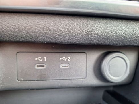 Used 2025 Nissan Rogue SV w/ SV Premium Package image 16