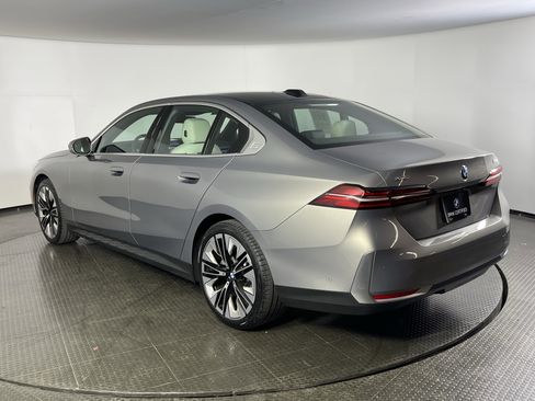 Certified 2025 BMW 540i xDrive 540i xDrive image 6