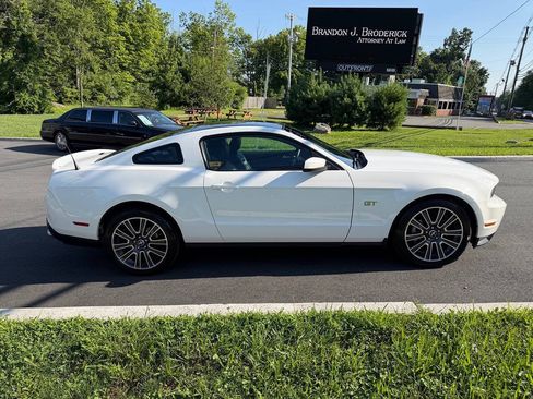 Used 2010 Ford Mustang GT RWD image 6