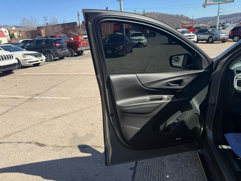 Used 2018 Chevrolet Equinox Premier image 15