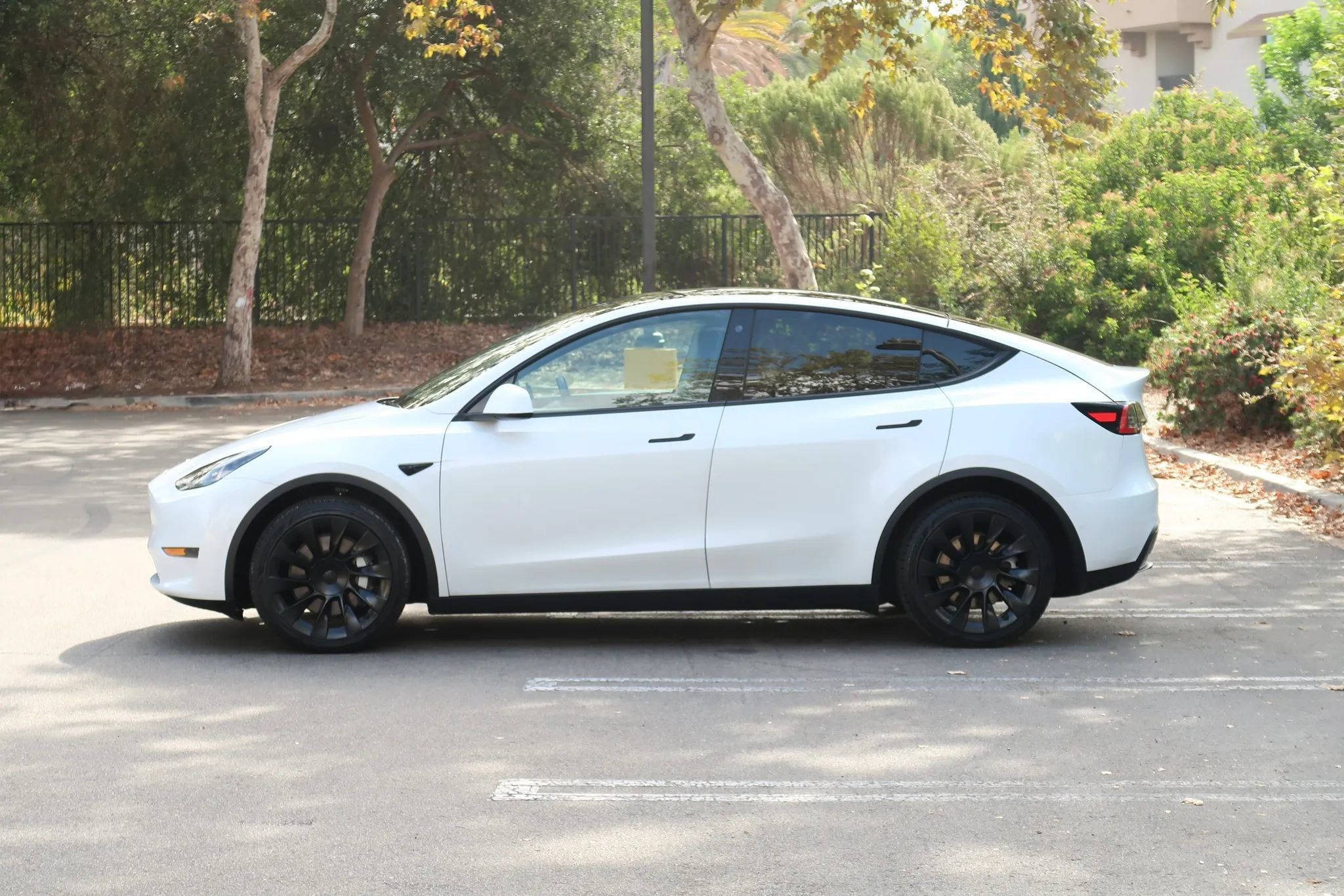 Used 2021 Tesla Model Y Long Range AWD/4WD image 5