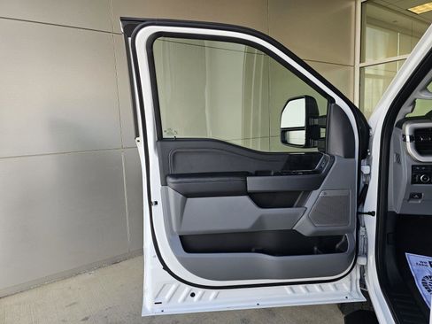 Used 2024 Ford F350 XLT w/ XLT Premium Package image 18