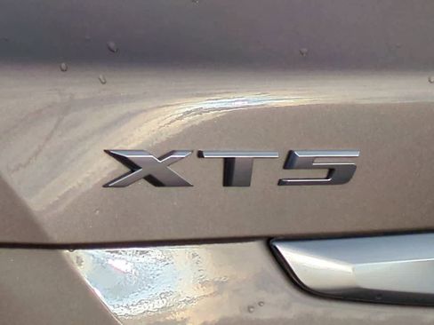 Certified 2023 Cadillac XT5 Premium Luxury image 12