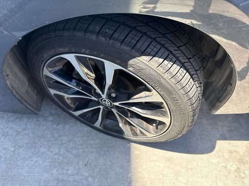 Used 2018 Toyota Corolla SE FWD image 5