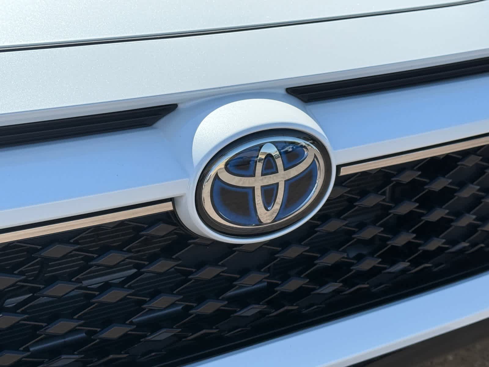 Used 2023 Toyota RAV4 XSE w/ Weather Package AWD/4WD image 32