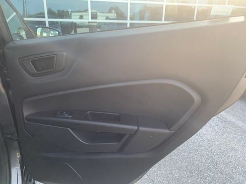 Used 2018 Ford Fiesta SE w/ Equipment Group 201A FWD image 23