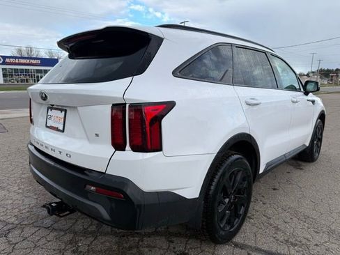 Used 2021 Kia Sorento S w/ Panoramic Sunroof Package AWD/4WD image 5