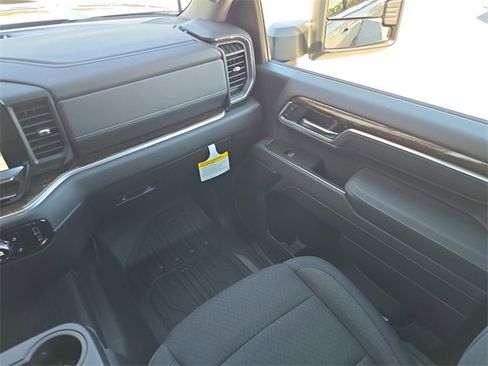 New 2026 GMC Sierra 2500 SLE w/ SLE Value Package; image 15