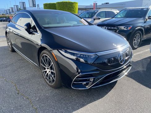 Used 2024 Mercedes-Benz EQS 580 4MATIC Sedan image 2