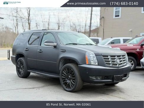 Used 2011 Cadillac Escalade AWD w/ Touring Package image 1