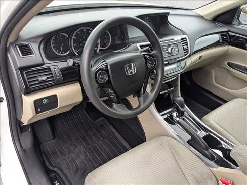 Used 2017 Honda Accord LX image 10