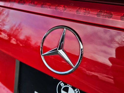 Used 2017 Mercedes-Benz SL 550 image 16