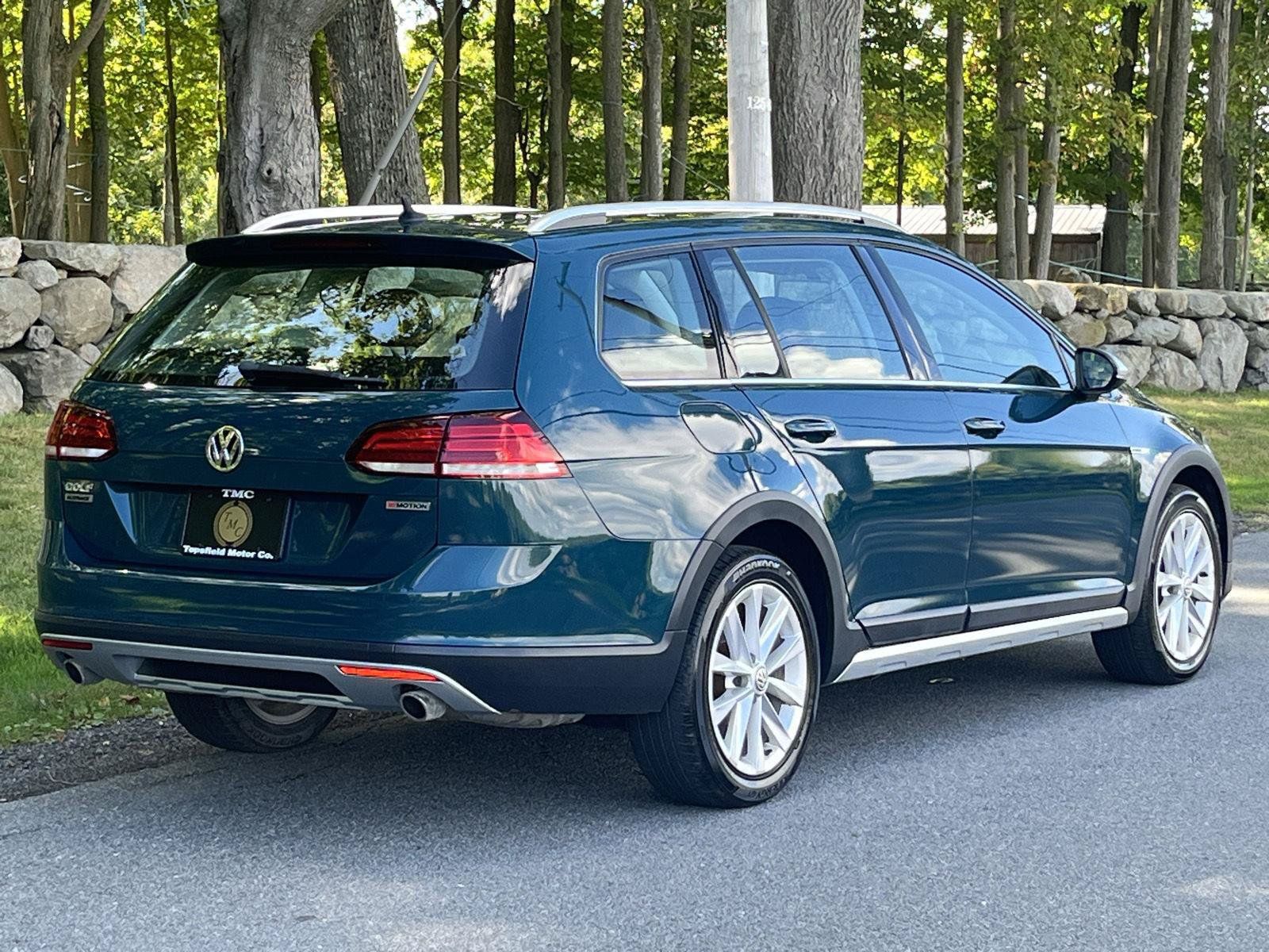 Used 2019 Volkswagen Golf Alltrack S AWD/4WD image 3