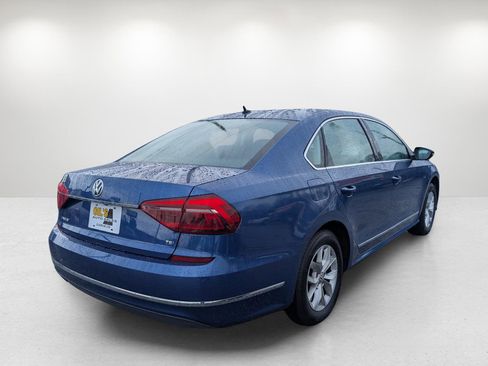 Used 2017 Volkswagen Passat 1.8T S image 5