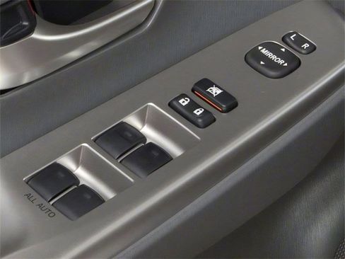 Used 2013 Toyota Prius V Five image 12