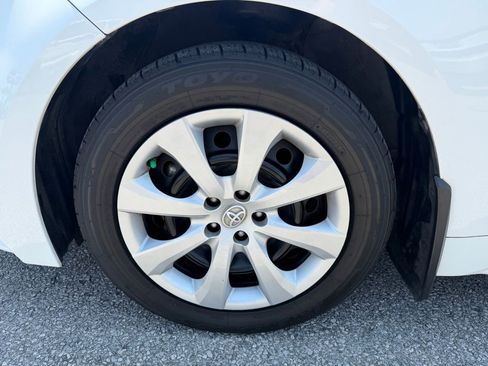 Used 2022 Toyota Corolla LE FWD image 10