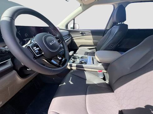 New 2026 Kia Carnival EX FWD image 22