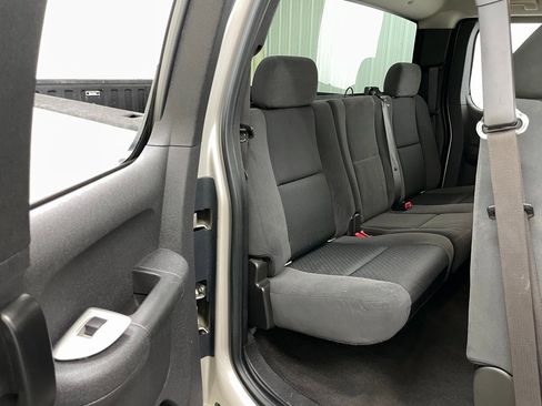 Used 2009 Chevrolet Silverado 2500 LT w/ Exterior Plus Package image 36