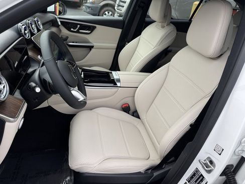New 2026 Mercedes-Benz GLC 300 4MATIC image 2