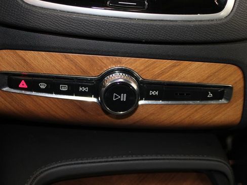 Used 2024 Volvo XC90 T8 Plus w/ Protection Package Premier AWD/4WD image 48
