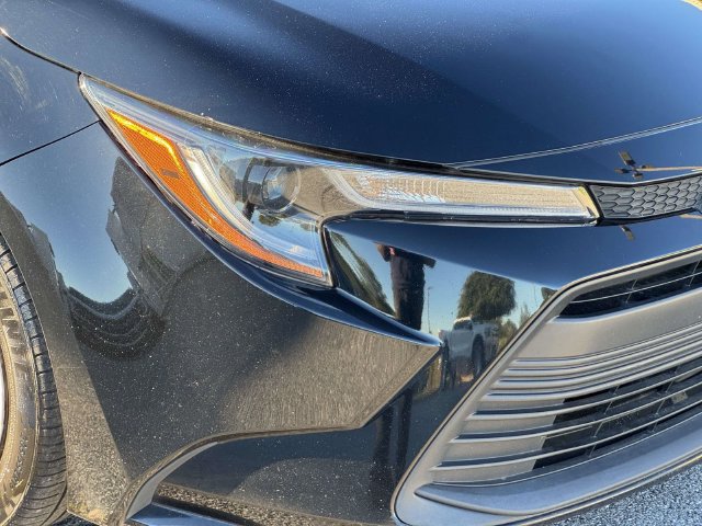 Used 2024 Toyota Corolla LE FWD image 7