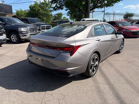 Used 2023 Hyundai Elantra SEL w/ Convenience Package FWD image 5