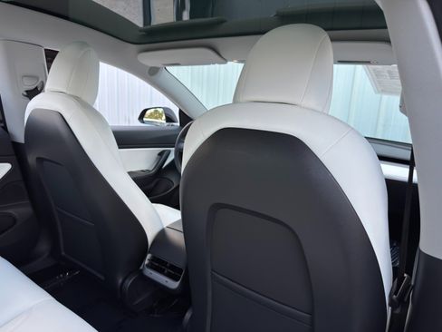 Used 2020 Tesla Model 3 Long Range image 35