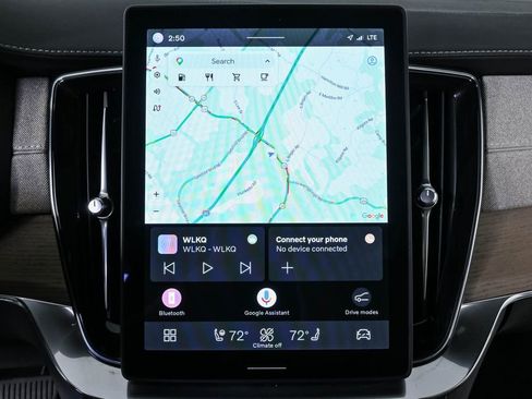 Certified 2025 Volvo XC90 B5 Plus AWD/4WD image 17