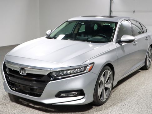 Used 2019 Honda Accord Touring image 30