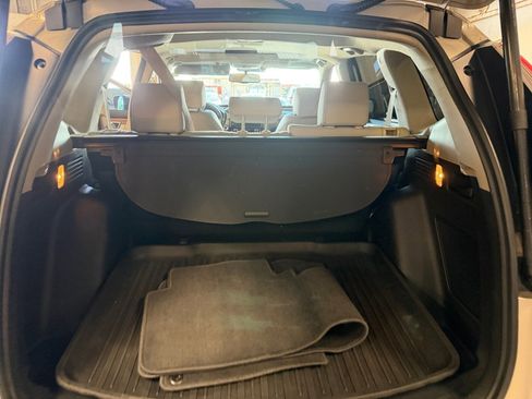 Used 2018 Honda CR-V Touring image 19