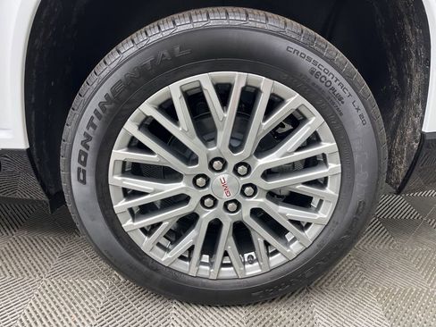 New 2026 GMC Acadia Denali w/ Super Cruise Package FWD image 4