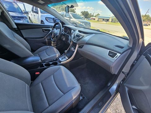 Used 2013 Hyundai Elantra GLS w/ Preferred Pkg FWD image 16