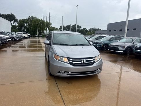 Used 2016 Honda Odyssey Touring Elite image 6
