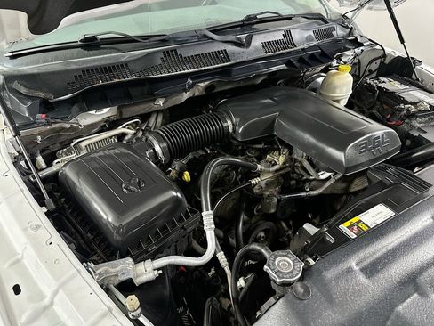 Used 2016 RAM 1500 Classic SLT AWD/4WD image 25