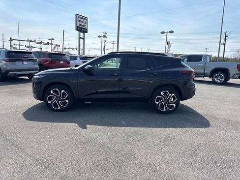 New 2026 Chevrolet Trax RS w/ Sunroof Package FWD image 7