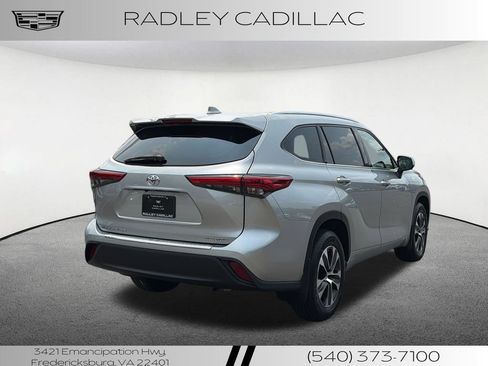 Used 2020 Toyota Highlander XLE AWD/4WD image 20