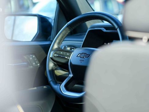 Used 2025 Chevrolet Colorado ZR2 w/ Midnight Edition image 19