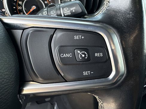 Used 2020 Jeep Wrangler Unlimited Sahara AWD/4WD image 28