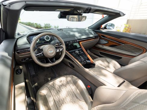 Used 2024 Aston Martin DB12 Convertible RWD image 71