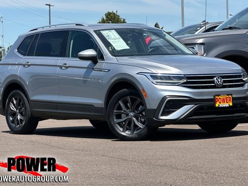 Used 2022 Volkswagen Tiguan SE AWD/4WD image 1