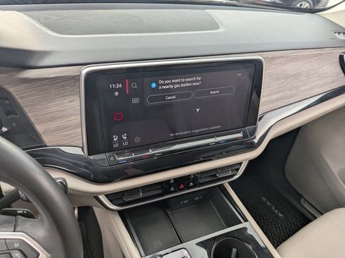 Used 2024 Volkswagen Atlas SEL Premium R-Line image 26