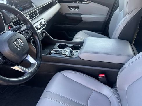 Used 2025 Honda Pilot EX-L image 12