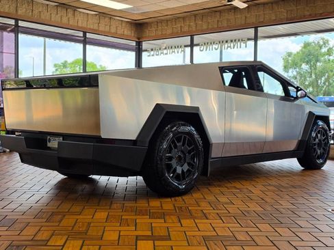 Used 2024 Tesla Cybertruck AWD Crew Cab image 11