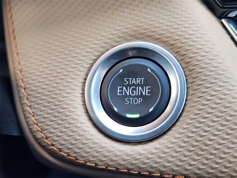 Used 2025 Chevrolet Equinox ACTIV w/ Safety and Technology Package image 17