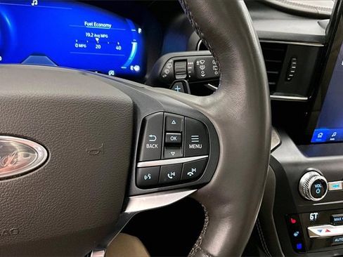 Used 2020 Ford Explorer Platinum w/ Premium Technology Package image 25