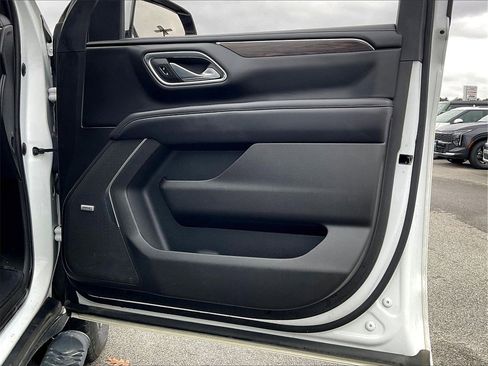 Used 2021 Chevrolet Tahoe Z71 w/ Max Trailering Package image 11