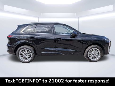 New 2026 Audi Q3 quattro 2.0T AWD/4WD image 2