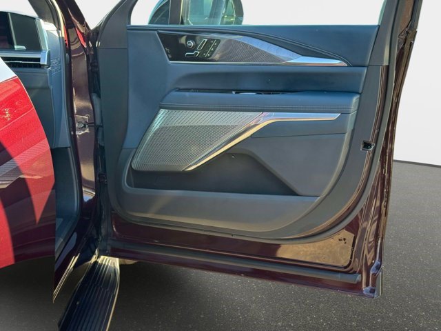 Certified 2025 Cadillac Escalade IQ Luxury 2 w/ LPO, Premium Carpet Package AWD/4WD image 17